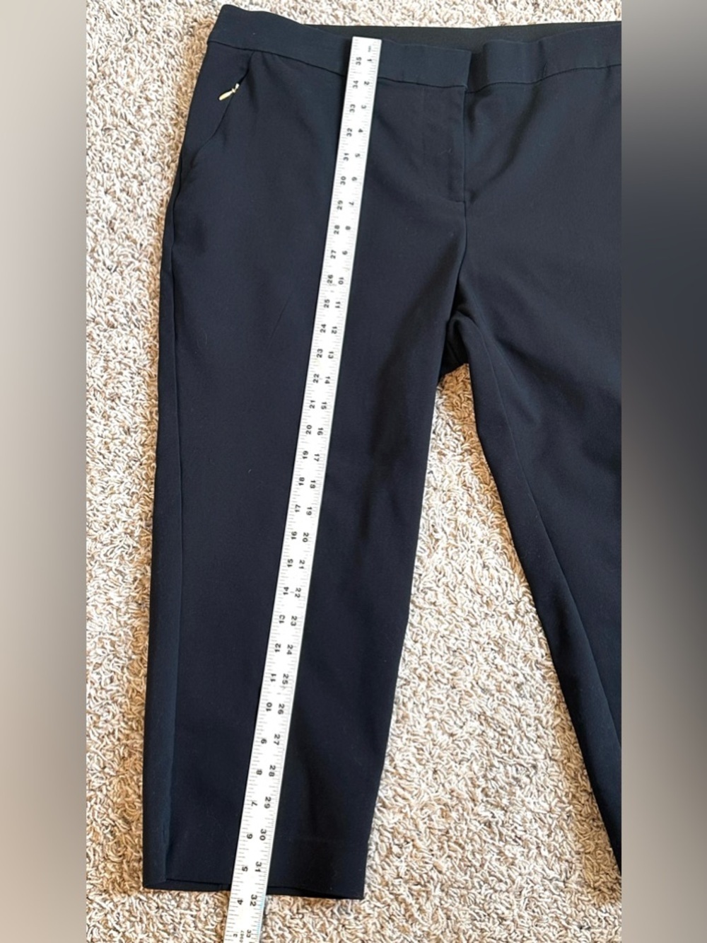 EVRI Classic Black Stretch Relaxed Fit Capri Cropped Gold Detail Pants Sz 18W - Picture 8 of 9